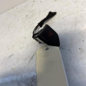 Bouton de warning RENAULT CLIO 4 PHASE 1 BREAK Essence - Image 1