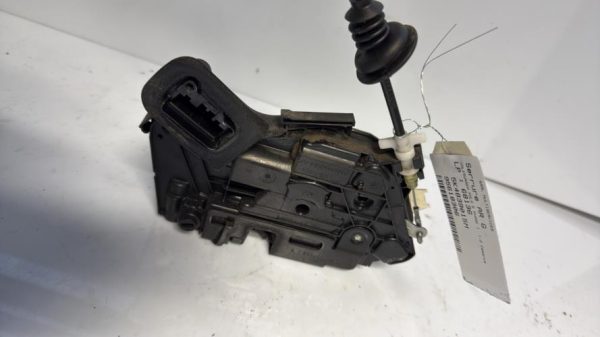Serrure arriere droit VOLKSWAGEN POLO 5 PHASE 1 Essence - Image 4