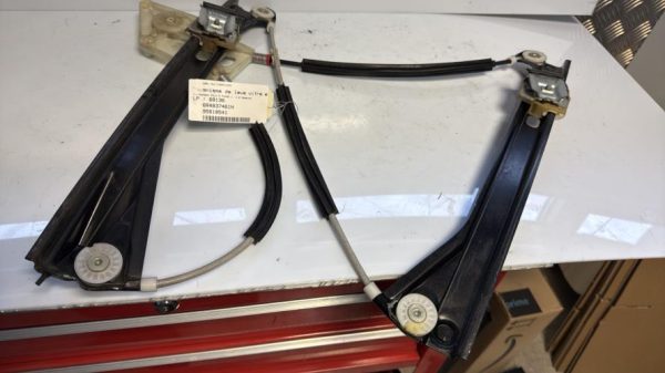 Mecanisme de leve vitre electrique avant gauche VOLKSWAGEN POLO 5 PHASE 1 Essence - Image 2