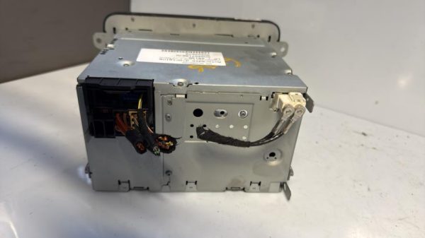 Autoradio d'origine VOLKSWAGEN POLO 5 PHASE 1 Essence - Image 4