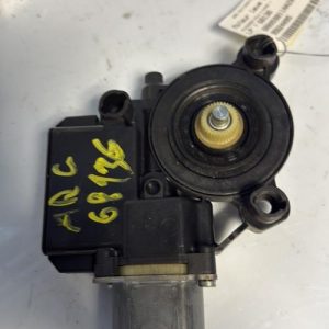Moteur leve vitre arriere gauche VOLKSWAGEN POLO 5 PHASE 1 Essence - Image 1