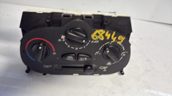 Commande chauffage PEUGEOT 206+ Diesel - Image 1