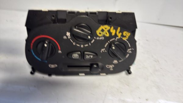 Commande chauffage PEUGEOT 206+ Diesel - Image 2
