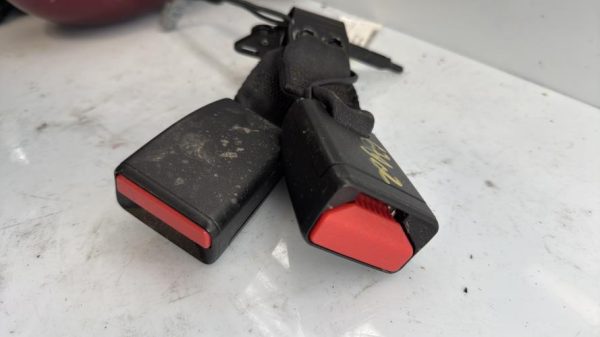 Attache ceinture arriere droit RENAULT CLIO 4 PHASE 1 BREAK Essence - Image 3