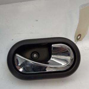 Poignee interieur avant droit DACIA DUSTER 1 PHASE 2 Diesel - Image 1