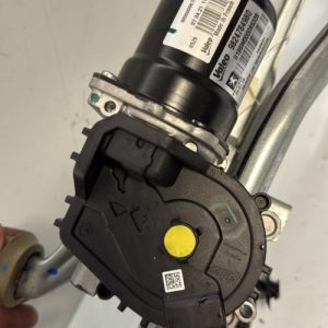 Moteur essuie glace avant PEUGEOT 2008 2 Essence - Image 1