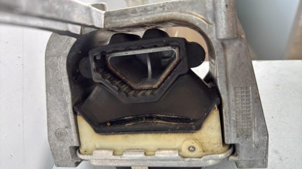 Support moteur AUDI A3 3 PHASE 1 Diesel - Image 3