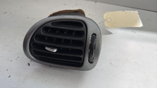 Aerateur tableau de bord avant droit PEUGEOT 206 PHASE 2 Diesel - Image 2