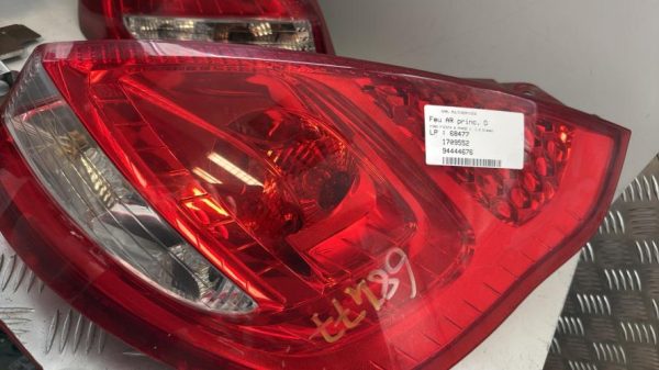Feu arriere principal droit (feux) FORD FIESTA 6 PHASE 1 Diesel - Image 1