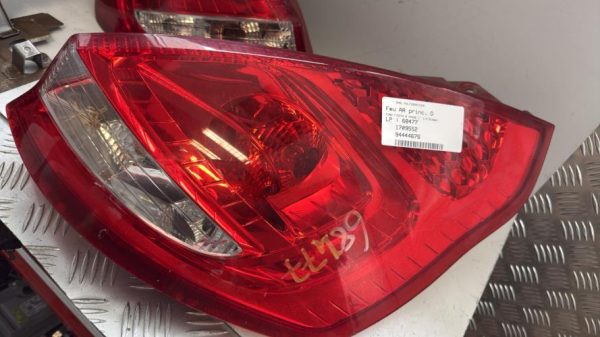 Feu arriere principal droit (feux) FORD FIESTA 6 PHASE 1 Diesel - Image 2