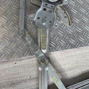 Leve vitre electrique avant gauche SUZUKI SWIFT 3 Essence - Image 1