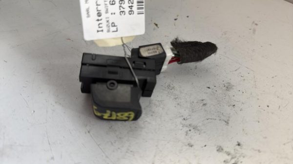 Interrupteur de leve vitre avant droit SUZUKI SWIFT 3 Essence - Image 1