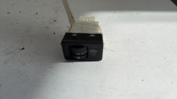 Commande de reglage hauteur de phare SUZUKI SWIFT 3 Diesel - Image 1