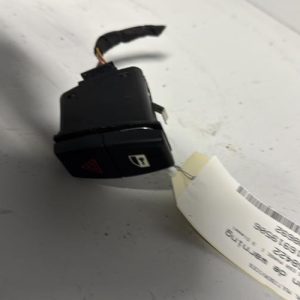 Bouton de warning BMW SERIE 5 E60 PHASE 1 Diesel - Image 2