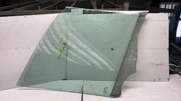 Vitre avant gauche RENAULT SCENIC 2 PHASE 1 Essence - Image 2