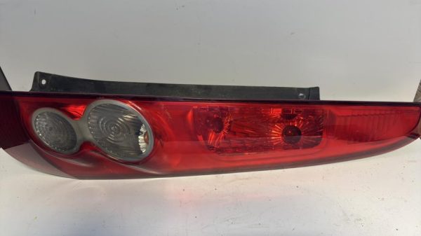 Feu arriere principal droit (feux) FORD FIESTA 5 PHASE 2 Diesel - Image 2