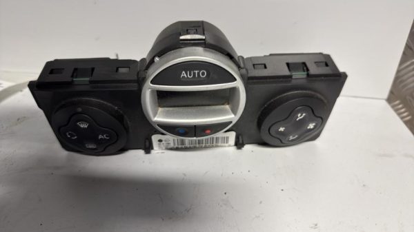 Commande chauffage RENAULT CLIO 3 PHASE 2 BREAK Diesel - Image 1