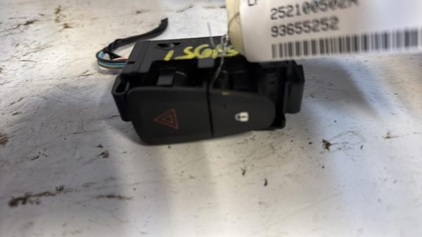 Bouton de warning RENAULT MEGANE 3 PHASE 2 BREAK Diesel - Image 1