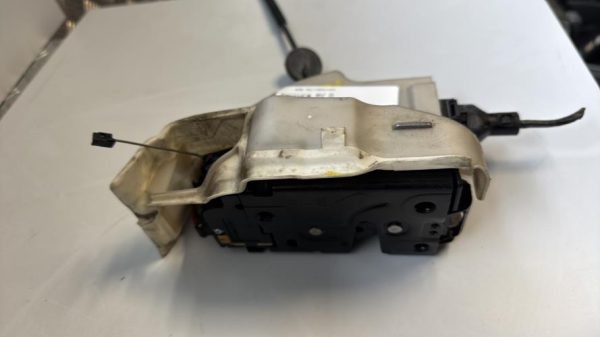 Serrure avant droit VOLKSWAGEN GOLF 5 Diesel - Image 2