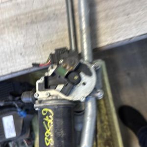 Moteur essuie glace avant MERCEDES CLASSE B 245 PHASE 1 Diesel - Image 1