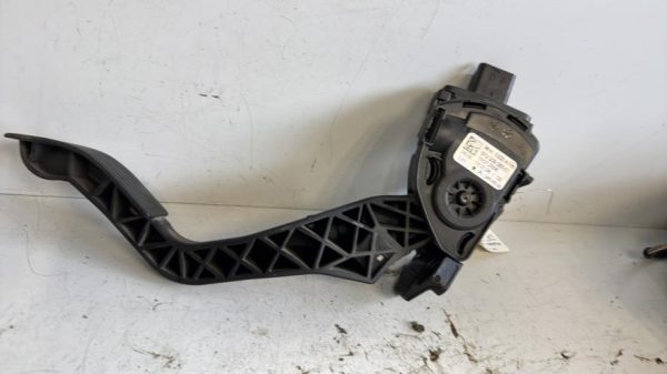 Pedale d'accelerateur PEUGEOT 308 1 SW PHASE 1 BREAK Diesel - Image 3
