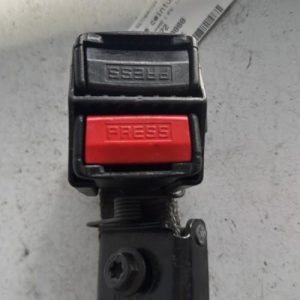 Attache ceinture arriere gauche RENAULT CLIO 2 PHASE 1 Essence - Image 1