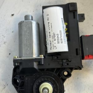 Moteur leve vitre avant droit PEUGEOT 307 PHASE 1 Essence - Image 1