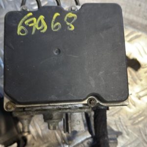 Bloc ABS (freins anti-blocage) MERCEDES CLASSE B 245 PHASE 1 Diesel - Image 1