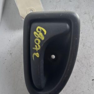 Poignee interieur avant gauche RENAULT CLIO 2 PHASE 1 Essence - Image 1