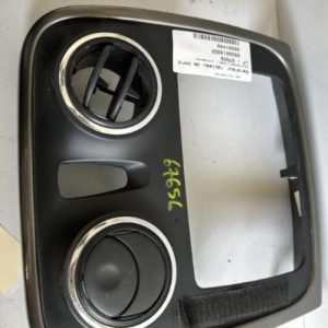 Aerateur tableau de bord DACIA SANDERO 2 PHASE 1 Essence - Image 1