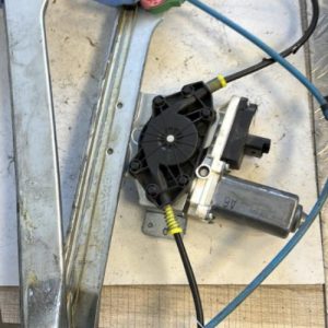 Leve vitre electrique avant droit CITROEN C2 PHASE 1 Essence - Image 1