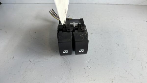 Interrupteur de leve vitre avant gauche RENAULT SCENIC 2 PHASE 1 Diesel - Image 1