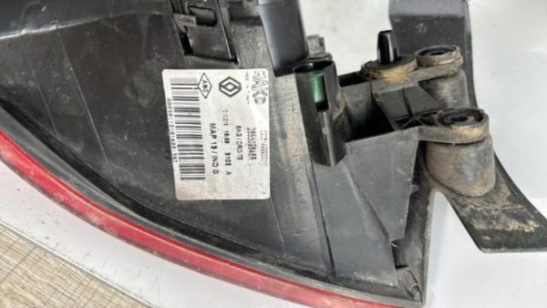 Feu arriere principal droit (feux) RENAULT CLIO 4 PHASE 2 Diesel - Image 4