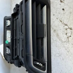 Aerateur tableau de bord avant droit PEUGEOT 308 2 PHASE 1 Diesel - Image 1
