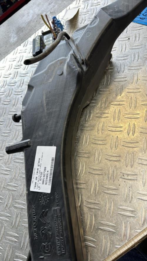 Vase de lave glace PEUGEOT 308 2 SW PHASE 2 BREAK Essence - Image 2