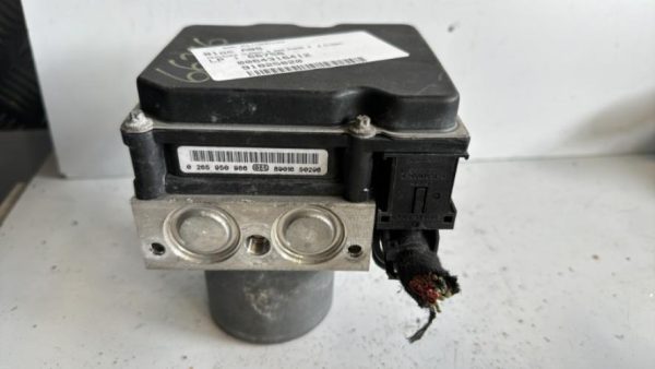 Bloc ABS (freins anti-blocage) MERCEDES CLASSE B 245 PHASE 2 Diesel - Image 2