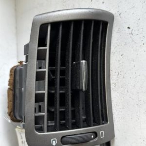 Aerateur tableau de bord avant droit PEUGEOT 407 PHASE 1 Diesel - Image 1