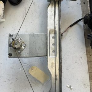 Leve vitre mecanique avant droit DACIA SANDERO 1 Essence - Image 1