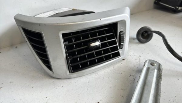 Aerateur tableau de bord avant gauche CITROEN JUMPER 2 Diesel - Image 2