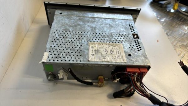 Autoradio d'origine AUDI A4 2 AVANT PHASE 2 BREAK Diesel - Image 3