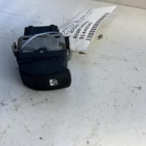 Interrupteur de leve vitre avant droit RENAULT CLIO 3 PHASE 1 Diesel - Image 1