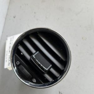 Aerateur tableau de bord PEUGEOT 308 1 SW PHASE 1 BREAK Diesel - Image 1