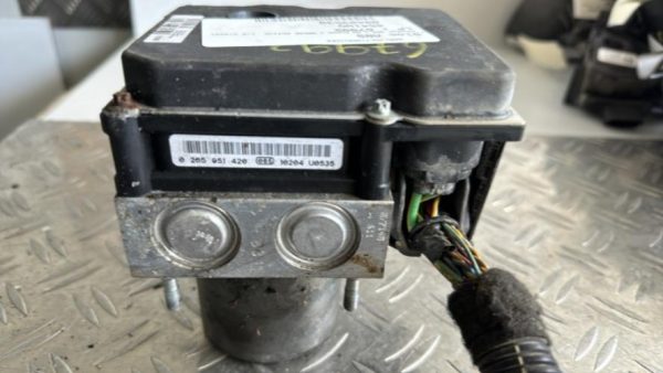 Bloc ABS (freins anti-blocage) PEUGEOT 308 1 SW PHASE 1 BREAK Diesel - Image 2