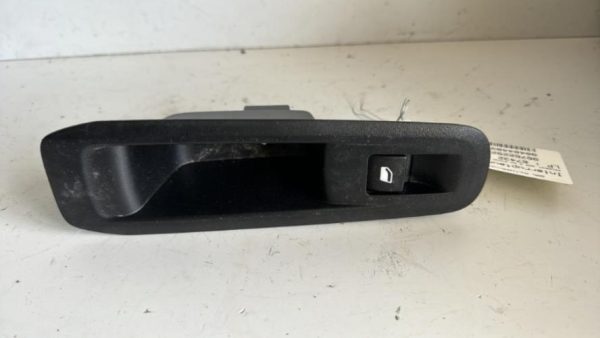 Interrupteur de leve vitre avant droit PEUGEOT 308 2 SW PHASE 2 BREAK Essence - Image 1