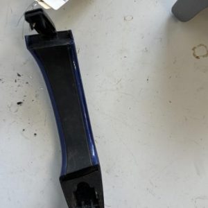 Poignee porte avant droit PEUGEOT 308 2 SW PHASE 2 BREAK Essence - Image 1