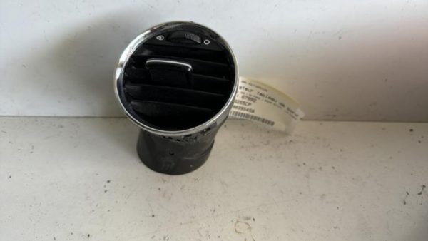 Aerateur tableau de bord avant gauche PEUGEOT 308 1 SW PHASE 1 BREAK Diesel - Image 3