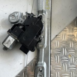 Leve vitre electrique avant droit PEUGEOT 308 1 SW PHASE 1 BREAK Diesel - Image 1