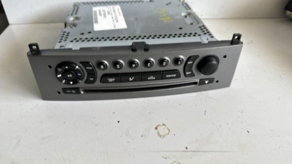 Autoradio d'origine PEUGEOT 308 1 SW PHASE 1 BREAK Diesel - Image 2