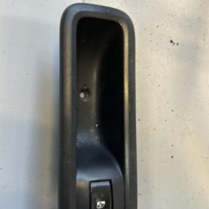 Poignee interieur avant droit RENAULT CLIO 3 PHASE 1 Diesel - Image 1