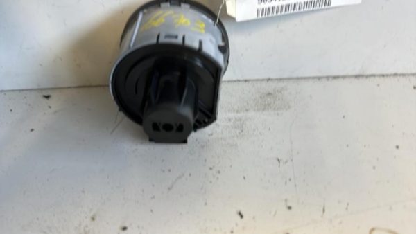 Commande de phare SKODA FABIA 3 PHASE 1 Essence - Image 3